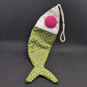 poisson en tissu à suspendre vert à pois blancs