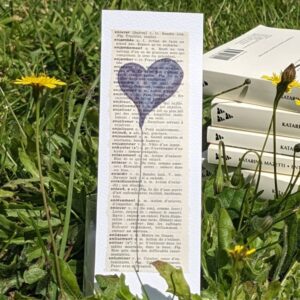 marque page coeur violet