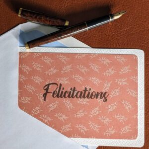 Carte félicitations sur fond automnal